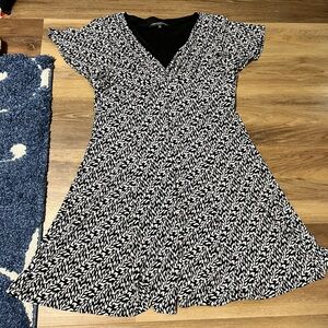 Black White Leaf Print Petite Dress Size 16P Jones Wear Career Dress